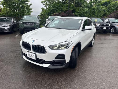 Mineral White Metallic 2022 BMW X2 xDrive28i