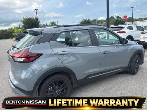 Boulder Gray Pearl 2023 Nissan Kicks SR