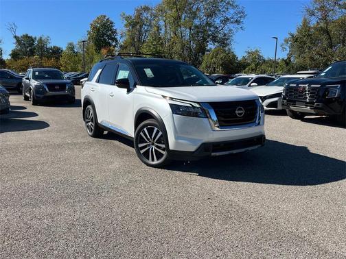 2025 Nissan Pathfinder Platinum 4WD