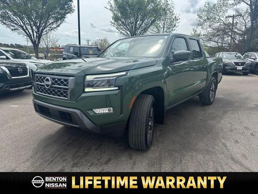 2024 Nissan Frontier SL