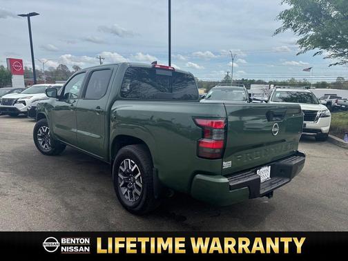 2024 Nissan Frontier SL