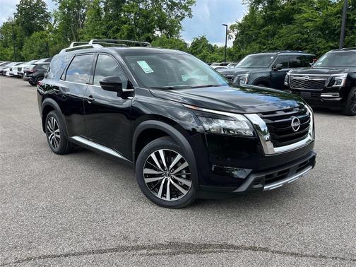 2025 Nissan Pathfinder Platinum FWD