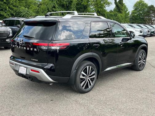 2025 Nissan Pathfinder Platinum FWD