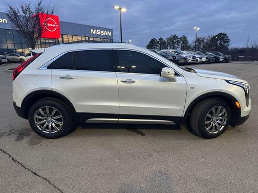 2022 Cadillac XT4 Premium Luxury