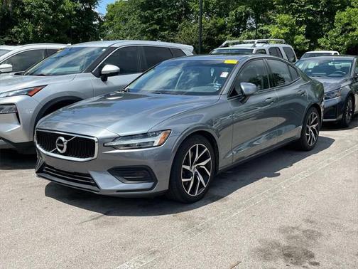 2020 Volvo S60 T5 Momentum
