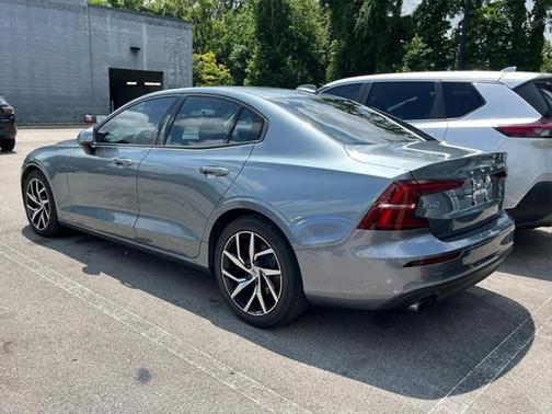 2020 Volvo S60 T5 Momentum
