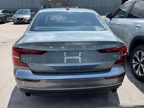 2020 Volvo S60 T5 Momentum