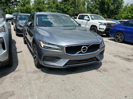 2020 Volvo S60 T5 Momentum