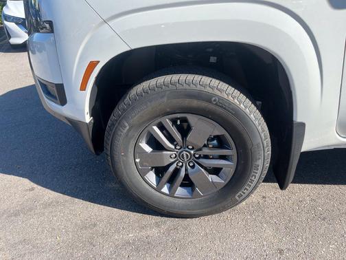 Glacier White 2026 Nissan Frontier SV