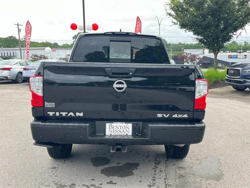 2024 Nissan Titan SV