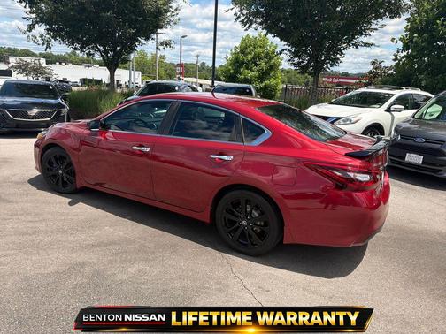 Cayenne Red 2017 Nissan Altima 2.5 SR