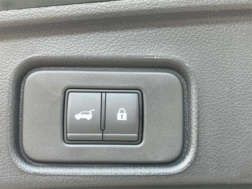 2025 Nissan Pathfinder SL FWD