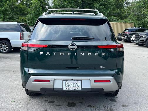 2025 Nissan Pathfinder SL FWD