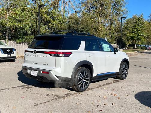 2025 Nissan Pathfinder Platinum FWD