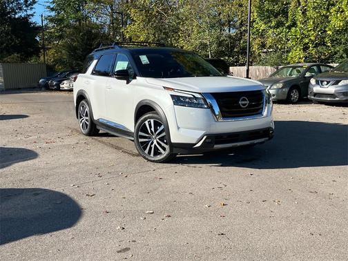 2025 Nissan Pathfinder Platinum FWD