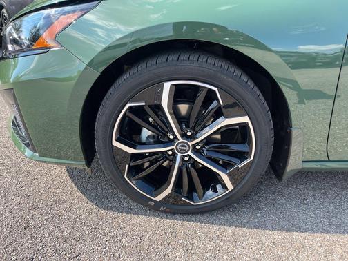 Tactical Green Metallic 2026 Nissan Altima SR FWD