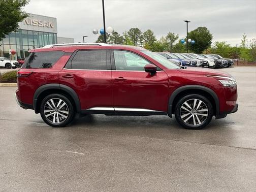2023 Nissan Pathfinder Platinum 4WD