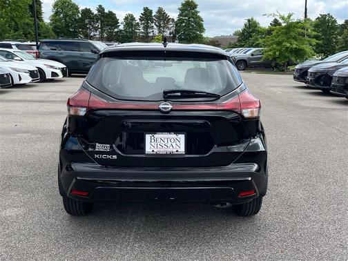2025 Nissan Kicks S