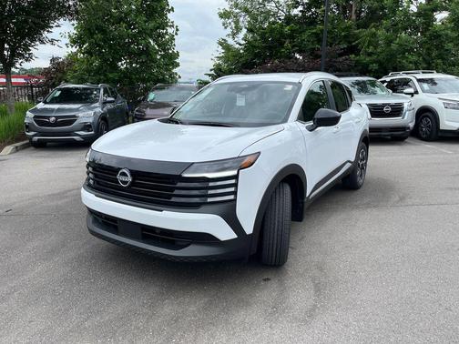 Fresh Powder 2026 Nissan Kicks SV