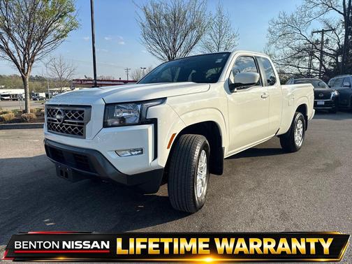 Glacier White 2024 Nissan Frontier SV