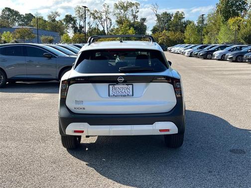 2026 Nissan Kicks SV