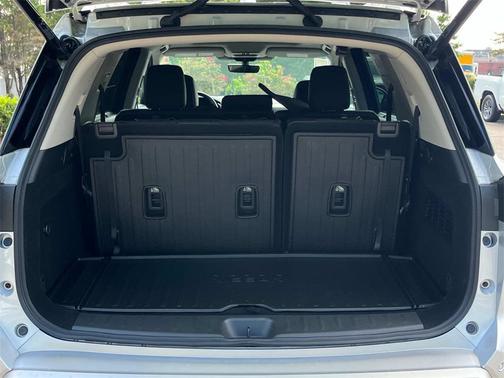 2025 Nissan Pathfinder Platinum FWD