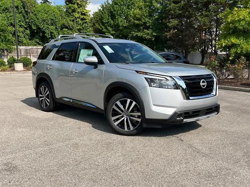 2025 Nissan Pathfinder Platinum FWD