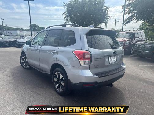 Ice Silver Metallic 2017 Subaru Forester 2.5i Premium