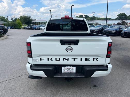 Glacier White 2026 Nissan Frontier SV