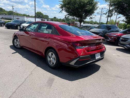 Ultimate Red 2024 Hyundai ELANTRA SE