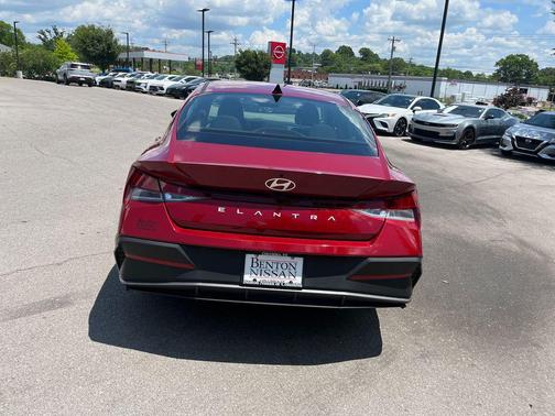 Ultimate Red 2024 Hyundai ELANTRA SE