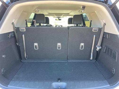 2025 Nissan Pathfinder SL FWD