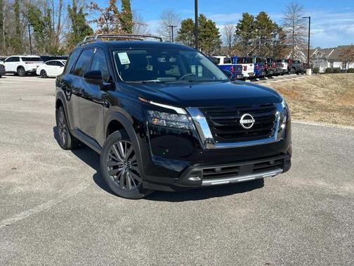 2025 Nissan Pathfinder SL FWD