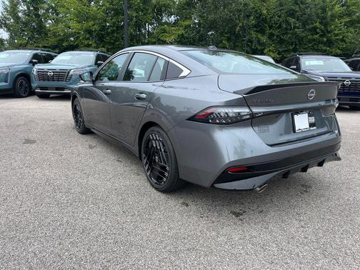 Gun Metallic 2027 Nissan Sentra SR