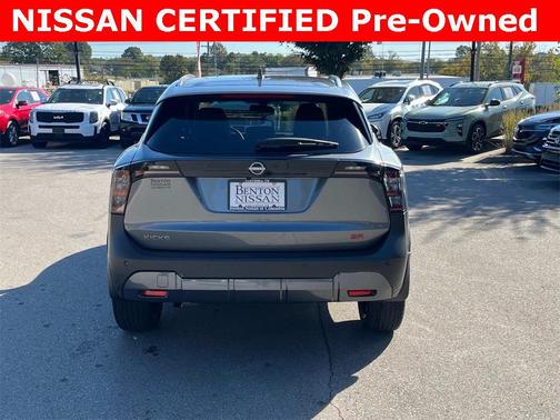 2025 Nissan Kicks SR