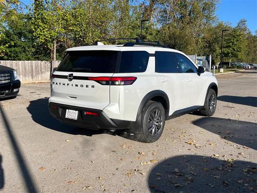 2025 Nissan Pathfinder SV FWD
