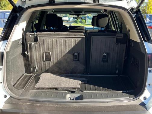 2025 Nissan Pathfinder SV FWD