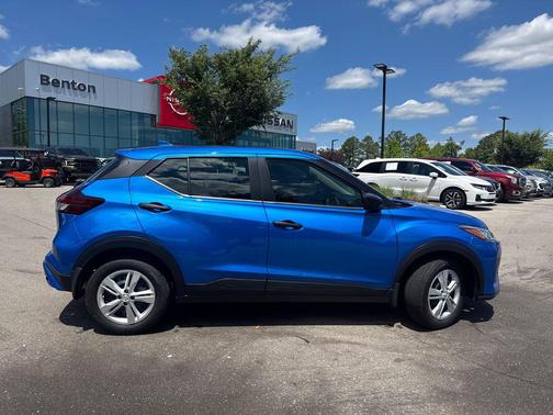 Electric Blue Metallic 2025 Nissan Kicks S