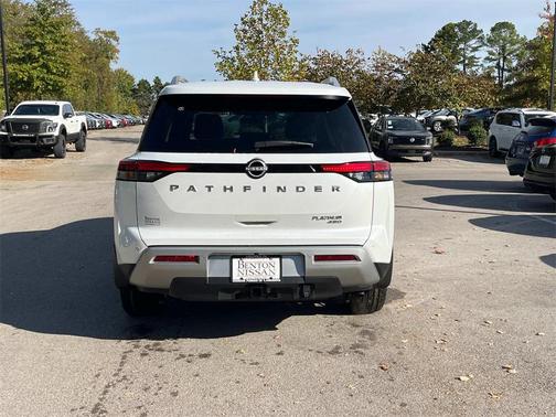 2025 Nissan Pathfinder Platinum 4WD