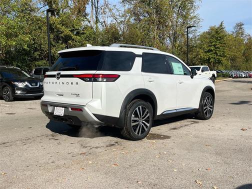 2025 Nissan Pathfinder Platinum 4WD