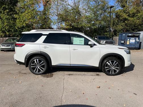 2025 Nissan Pathfinder Platinum 4WD