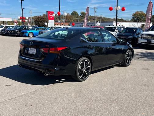 2023 Nissan Altima SR FWD