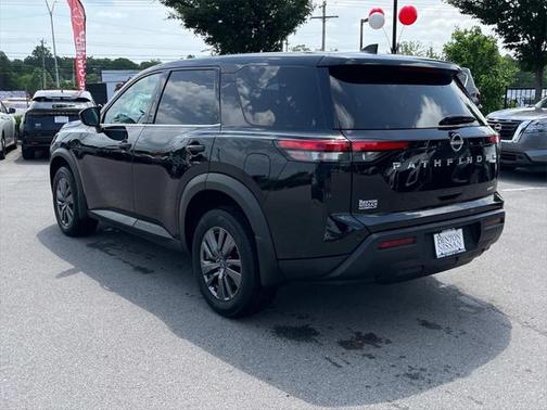 2023 Nissan Pathfinder S 4WD