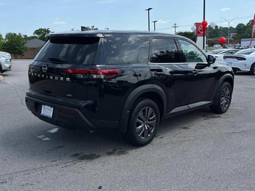 2023 Nissan Pathfinder S 4WD
