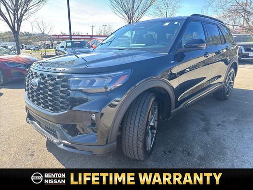 Black Metallic 2025 Ford Explorer ST-Line