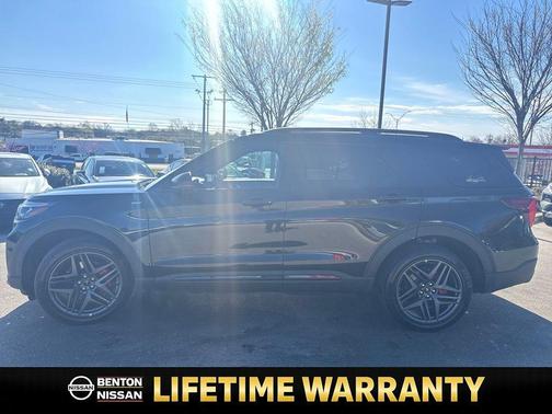 Black Metallic 2025 Ford Explorer ST-Line
