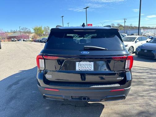 Black Metallic 2025 Ford Explorer ST-Line