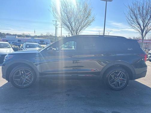 Black Metallic 2025 Ford Explorer ST-Line