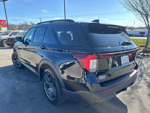 Black Metallic 2025 Ford Explorer ST-Line