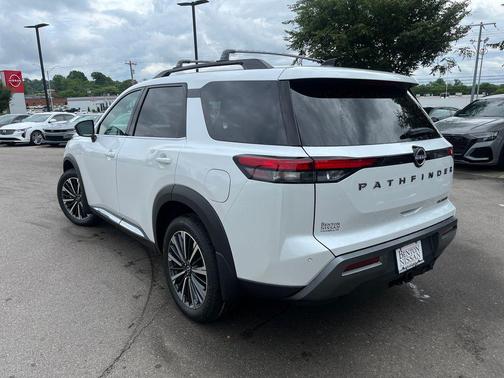 Everest White Pearl Tricoat 2026 Nissan Pathfinder Platinum